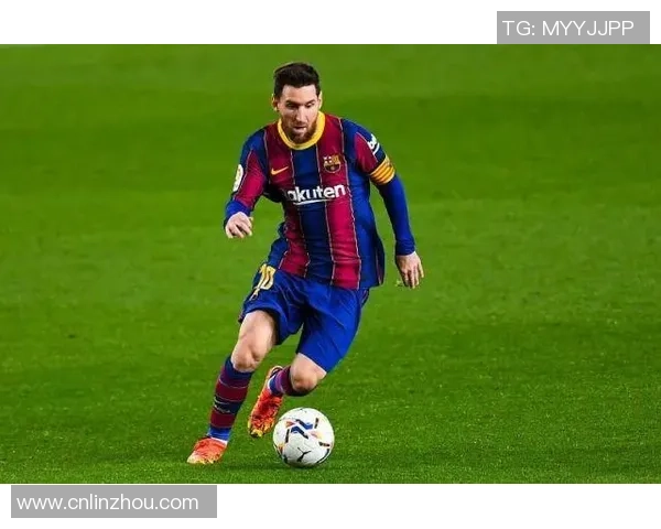 九号足球球星化身女孩子形象，展现独特魅力与力量之美