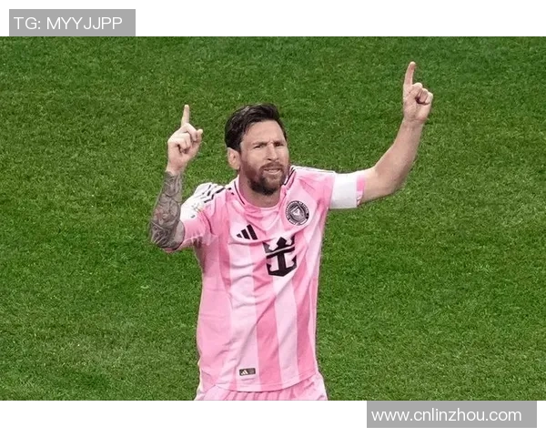 粉色足球队服中的球星亮点解析与影响力探讨