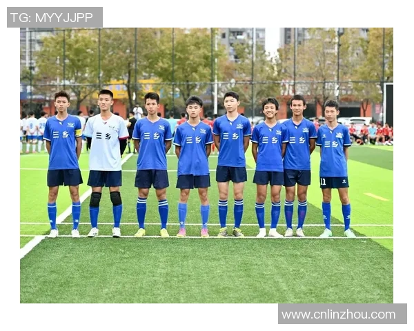 足球星肚囊成长之路揭秘从青涩少年到绿茵场传奇巨星